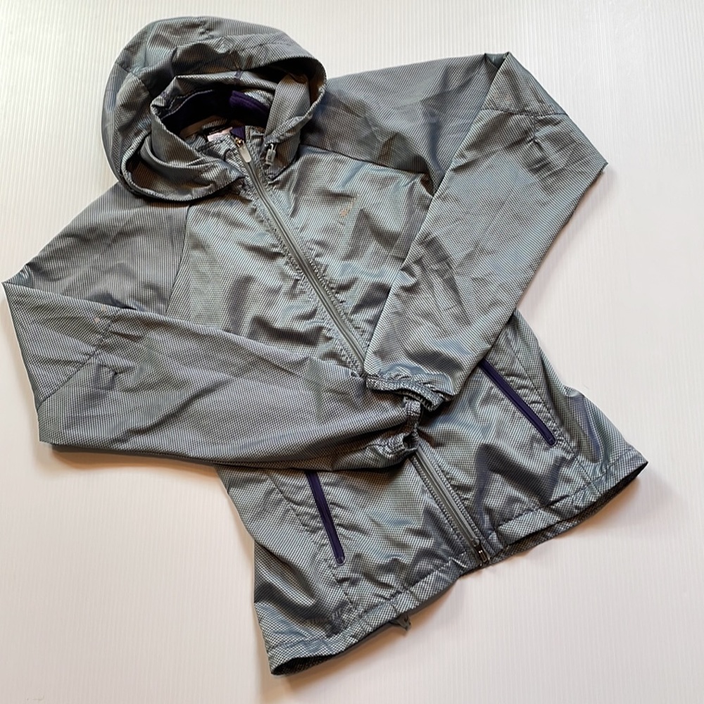 NIKE STORM-FIT gray checked wind breaker removable hood, women’s size XS
